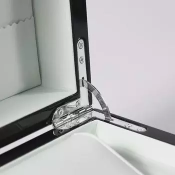 Деревянная шкатулка для часов с черным рояльным лаком, круглым замком и откидной крышкой-дисплеем