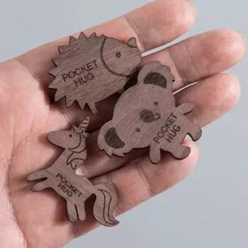 Деревянное обнимание с животными, карманное маленькое поощрение, снятие стресса, милое украшение в виде животного, карманное обнимание, подарок A