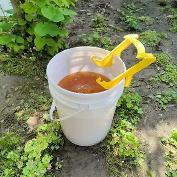 Держатель для ведер для пчеловодства и меда – стойка для галлонных ведер с рамкой-ручкой, идеально подходит для сбора меда, пчеловодства и садовых принадлежностей жёлтый