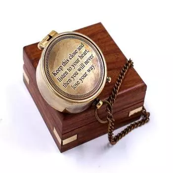 Держите это близко и слушайте свое сердце. Копия гравированного латунного компаса для кемпинга. Морской декор для дома. Подарок для каждого.