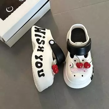 Design cherry hole shoes women s fashion versatile niche summer new wear non-slip bag head sandals half drag 36-37