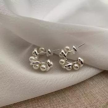 Design Sense French Retro Pearl Twist Earrings Fashion Versatile Temperament Commuting Light Luxury Metal Earrings Women