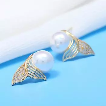 Design sense new trendy Japanese and Korean simple and small mermaid tail pearl stud earrings women s niche temperament earrings ear jewelry