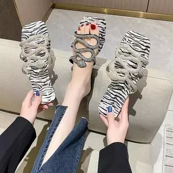 Дизайнерские шикарные тапочки, хрустальные туфли на плоской подошве, женские новые роскошные сандалии, модная летняя обувь 2024 года, женские шлепанцы, шлепанцы Zapatos 36 бежевый