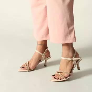 Десять классических женских туфель на каблуке из лакированной кожи с камнем