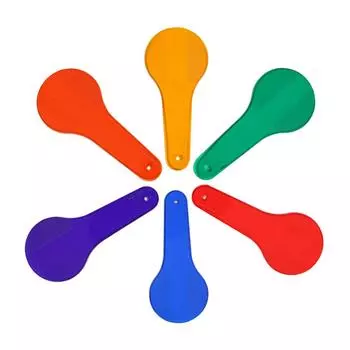 Дети изучают цветные пластиковые лопатки 6 цветов, сочетающие в себе образовательную игрушку для детей