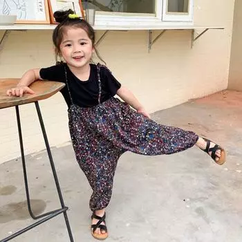 Детская однотонная футболка с короткими рукавами и круглым вырезом для девочек, подтяжки с растрепанными цветами и два комплекта комбинезонов 13