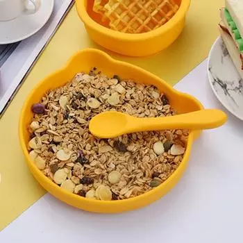 Детская сервировочная тарелка с ложкой. Кухонные принадлежности. Легко моется. Силиконовая миска для еды для малышей. Прочная посуда. Жаростойкая. светло-зеленый