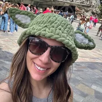 Детская шапка с кисточками в виде забавного большеглазого монстра, связанная крючком вручную Adult 57-59cm