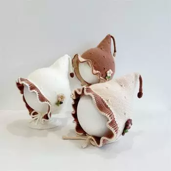 Детская вязаная шапка осень-зима в иностранном стиле с мелким цветком на шнуровке детская корейская версия кружевная шапка-корсет зимняя 46-48CM Suitable for babies around 1-2 years old