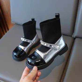 Детские ботинки для девочек, модные классические детские повседневные носки с металлической цепочкой, универсальные короткие кожаные ботинки принцессы на толстой подошве 26 чёрный