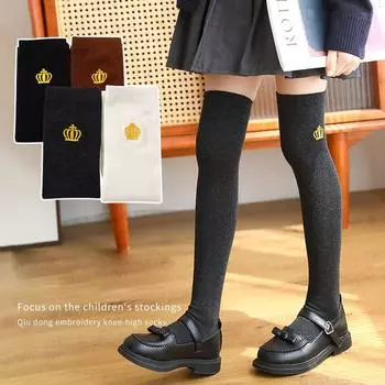 Детские длинные носки Студенческие осенние носки до колена для девочек от 3 до 12 лет Носки средней толщины со значком Носки до середины икры Весенние и осенние высокие носки one size чёрный