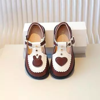 Детские кожаные туфли для девочек с Т-образным ремешком, милые модные туфли принцессы с сердечком, мягкие милые детские туфли на плоской подошве для свадебной вечеринки 2024 года, весна-осень 24 коричневый
