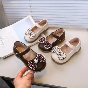 Детские кожаные туфли принцессы с милой бабочкой для девочек на плоской подошве, модные детские новые повседневные туфли с дышащей мягкой подошвой 26 коричневый