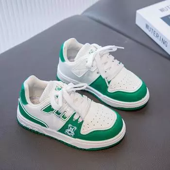 Детские кроссовки 2024 года, осень, новый стиль, низкие кроссовки для мальчиков и девочек, детская кожаная повседневная нескользящая спортивная обувь на плоской подошве 26 чёрный