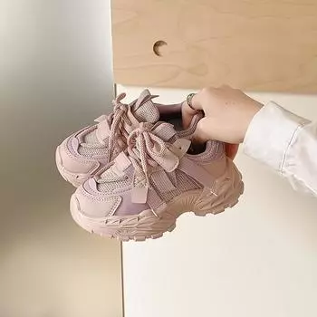 Детские кроссовки сетчатые дышащие модные для мальчиков девочек спортивная обувь толстая мягкая подошва 2025 модные детские кроссовки для бега нескользящие 22 розовый