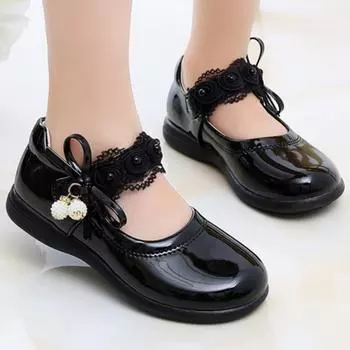 Детские туфли на плоской подошве с мягкой подошвой для студентов, черные туфли для выступлений, повседневные универсальные туфли 2024 года, новые детские туфли принцессы с милой подвеской 26 чёрный