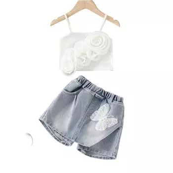 Детский летний модный комплект - топ на бретелях с 3D цветком + джинсовые шорты с бабочками, двухпредметный 100 белый