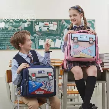 Детский рюкзак нового стиля: Легкий, поддерживающий позвоночник, большой вместимости, модный дизайн для учеников начальной школы.
