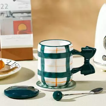 Девушка Пара Стиль Ins с крышкой Ложка Керамическая чашка для домашнего использования Набор кружек для офиса Высококачественная чашка для воды для студентов 450ML