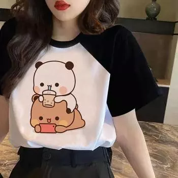 Девушка в футболке в комичной смешной одежде на улице 2XS