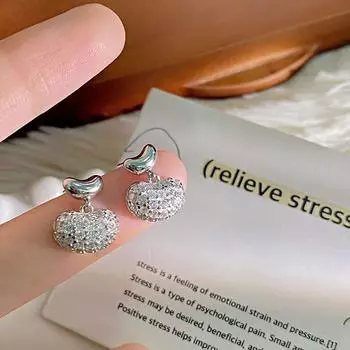 Diamond-inlaid Bean Earrings Light Luxury High-end Niche Design Fashionable and Exquisite Ears for Women