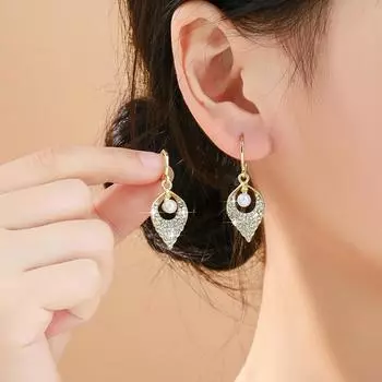 Diamond-studded personalized ladies earrings белый