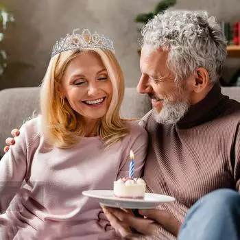 Цифровая корона Повязка на голову для вечеринки по случаю дня рождения с бриллиантовой повязкой на голову Шляпа для 50-летия Вечеринка Банкет Торт Корона Аксессуар для волос