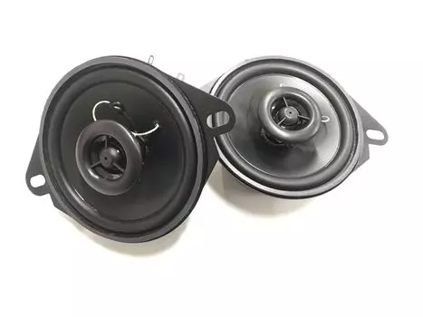 динамик оригинальной конструкции твитер усиливает высокие частоты и увеличивает ощущение выходной мощности максимальная входная мощность 100 Вт 10 см 2WAY! Тип обмена! Реализм!