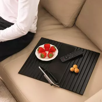 Диван Подлокотник Стол Подстаканник Фрукты Деревянная сторона Кекс Напитки Прямоугольник Противоскользящий Пульт дистанционного управления бежевый