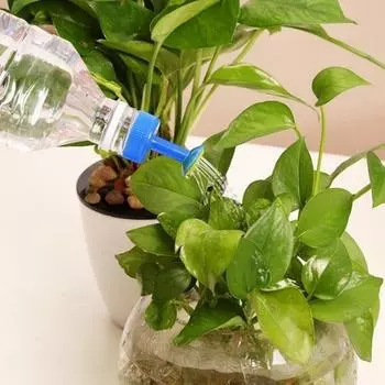 Дизайн крышки бутылки Пластиковая насадка для полива Маленькая насадка для полива цветов Головка лейки для овощей красный