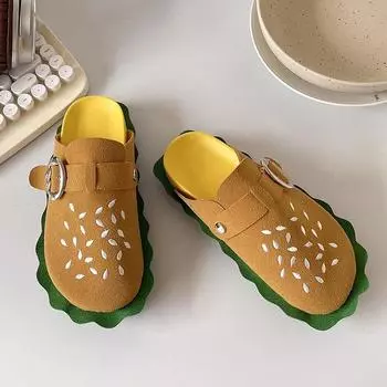 Дизайнерская обувь для женщин 2024 года, последние женские тапочки с закрытым носком, забавные повседневные туфли на плоской подошве с мультяшным принтом, модные универсальные тапочки для верхней одежды 35 чёрный