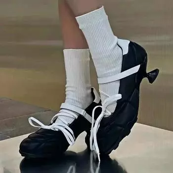 Дизайнерские балетки на каблуке, женские, с круглым носком, со шнуровкой, необычные туфли, спортивный стиль, серебристые, брендовые туфли на низком каблуке 35 чёрный