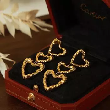 Дизайнерские серьги в форме персикового сердца из титановой стали с золотым покрытием в стиле ретро с нерегулярным дизайном в виде полых сережек Love