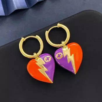 Дизайнерские трехмерные серьги с двухцветной молнией и каплей из масляной эмали. Милые и классные золотые серьги в форме сердца.