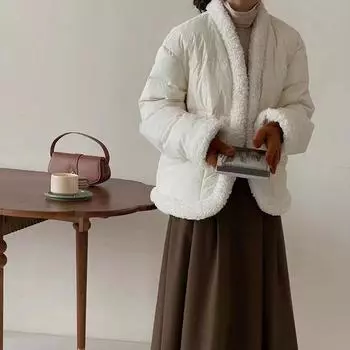Дизайнерский пуховик из овечьей шерсти для женщин 2024 года, зимняя новинка, сращивание в иностранном стиле, теплое маленькое пальто прилив S хаки