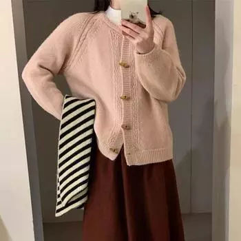 Дизайнерский свитер с закрученными пуговицами из дерева для женщин, осень и зима, новый корейский ленивый стиль, свободный мягкий вощеный трикотажный кардиган, куртка One Size розовый