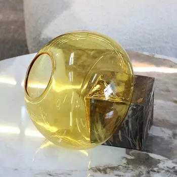 Дизайнерское искусство Наклонная стеклянная ваза Украшения для гостиной Стиль Ins Light Роскошная модель Цветочная композиция для комнаты Цветочное устройство Украшения Glass flower ware + metal base M06798