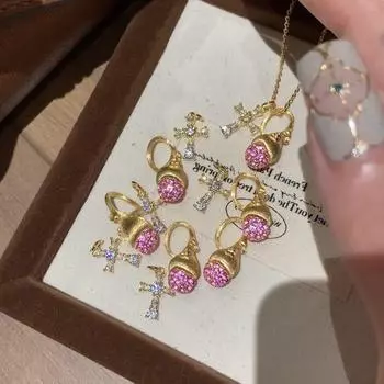 Дизайнерское ожерелье с подвеской в виде креста с розовыми бриллиантами и сосновыми шишками, женская легкая роскошная ретро-элегантная модная универсальная цепочка на шею, цепочка на свитер