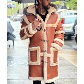 Длинная мужская кожаная куртка с большим коричневым меховым воротником и роговой пряжкой S коричневый