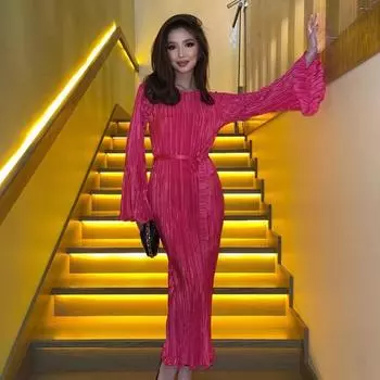 Длинная плиссированная юбка с круглым вырезом на шнуровке и длинными рукавами S розовый