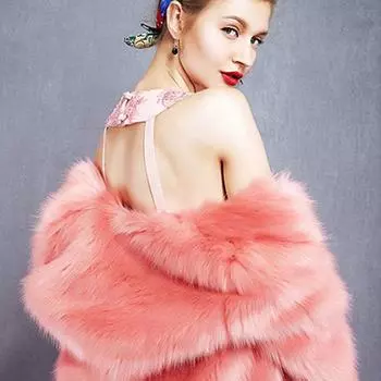 Длинная шуба знаменитости, искусственный мех, женская шуба из искусственного меха лисы, удлиненная утолщенная шуба S розовый