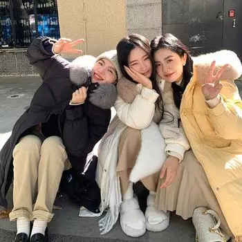 Длинное хлопковое пальто с капюшоном и длиной выше колена для женщин, зимнее пальто с большим меховым воротником, толстое хлопковое пальто, трендовые парки, куртки S чёрный