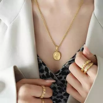 Длинное ожерелье из титановой стали с позолотой и цепочкой Rose Square Brand Niche Twist, нейтральный темперамент ветра, ювелирные изделия P817