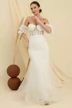 Длинное платье из тюля с низкими рукавами и пайетками