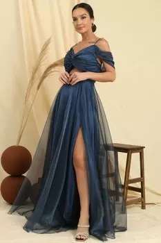 Длинное платье из тюля с веревочными бретелями, низкими рукавами, на подкладке и глубоким вырезом по животу