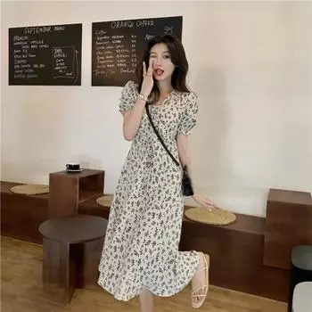 Длинное платье с рукавами-фонариками и цветочным принтом в стиле бохо. Платье-трапеция с короткими рукавами и оборками. Платье для девочек. M белый