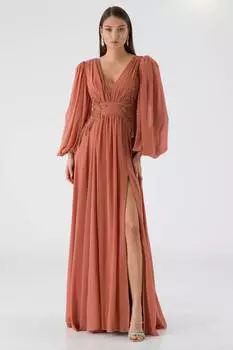 Длинное вечернее платье Cinnamon LUSH с вышитыми рукавами-фонариками и вырезом декольте