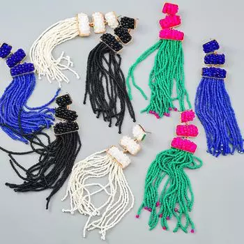 Длинные серьги-кисточки в стиле ретро-богем с бусинами из литой смолы белый