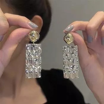 Длинные серьги контрастного цвета с металлическим геометрическим узором для женщин — шикарный роскошный универсальный дизайн Long square earrings